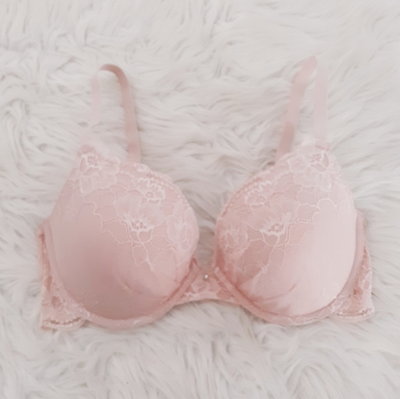 Maidenform Other - Maidenform Lightly Padded Bra 36D